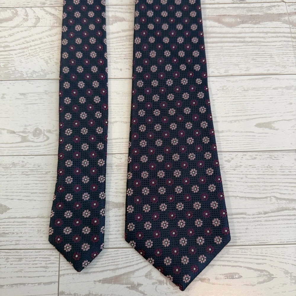 Lands End, Floral, Purple‎ / Navy, 100% Silk Necktie